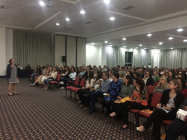 O encontro contou com a presença da subsecretária de Educação Básica, Augusta Mendonça, na cerimônia de abertura. Foto: Franciele Xavier (ACS/SEEMG) 
